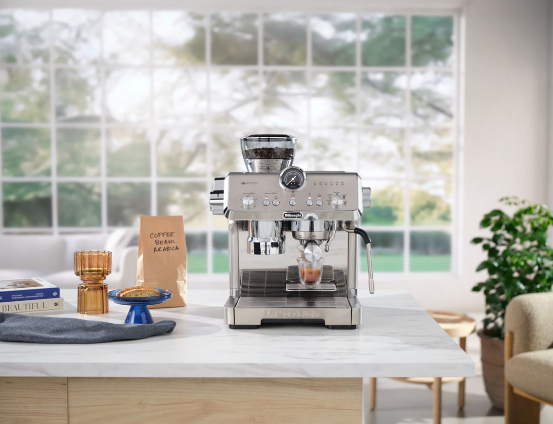 Delonghi - La Specialista Opera Manual Espresso Machine - EC9555.M