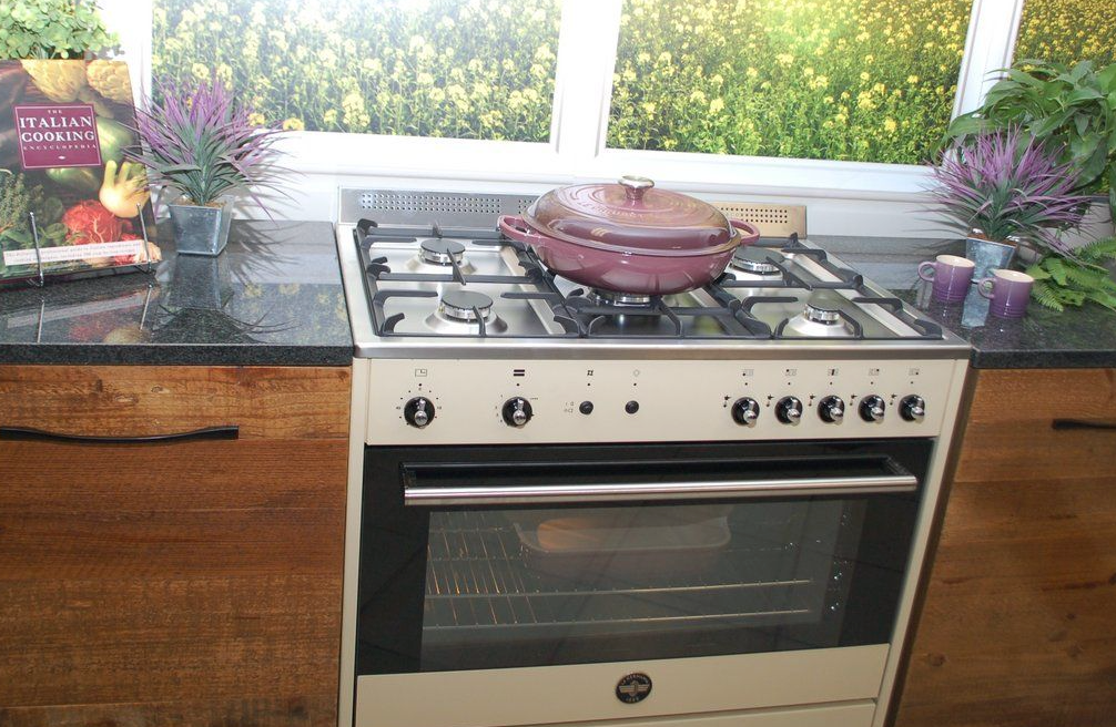 La Germania Rustica Full Gas Stove 5 Gas Burners Gas oven & Gas Grill Cream